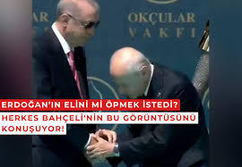 Sosyal medyanın gündeminde: Bahçeli Erdoğan’ın elini mi öpecekti?