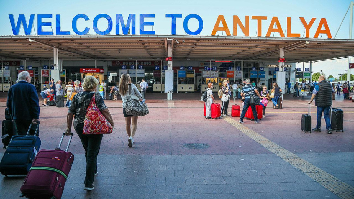 Antalya turizminde İngiltere pazarı rekor yükselişini sürdürdü