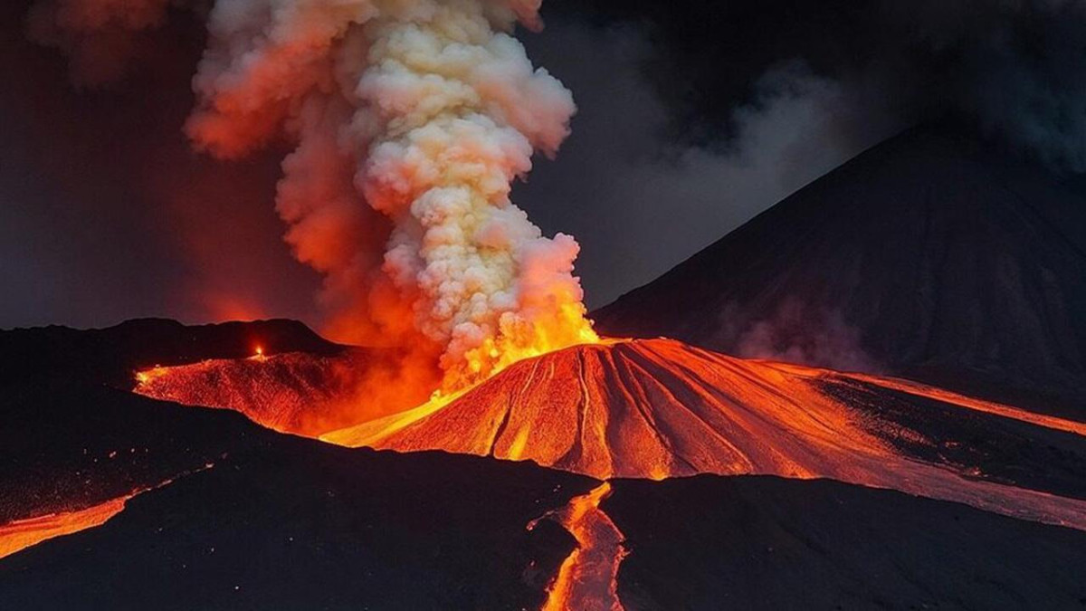 Sakurajima Yanardağında patlama: Küller 4,4 kilometre yükseldi