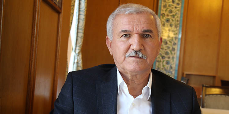 TUTSAK AKIL MI, HÜR AKIL MI?