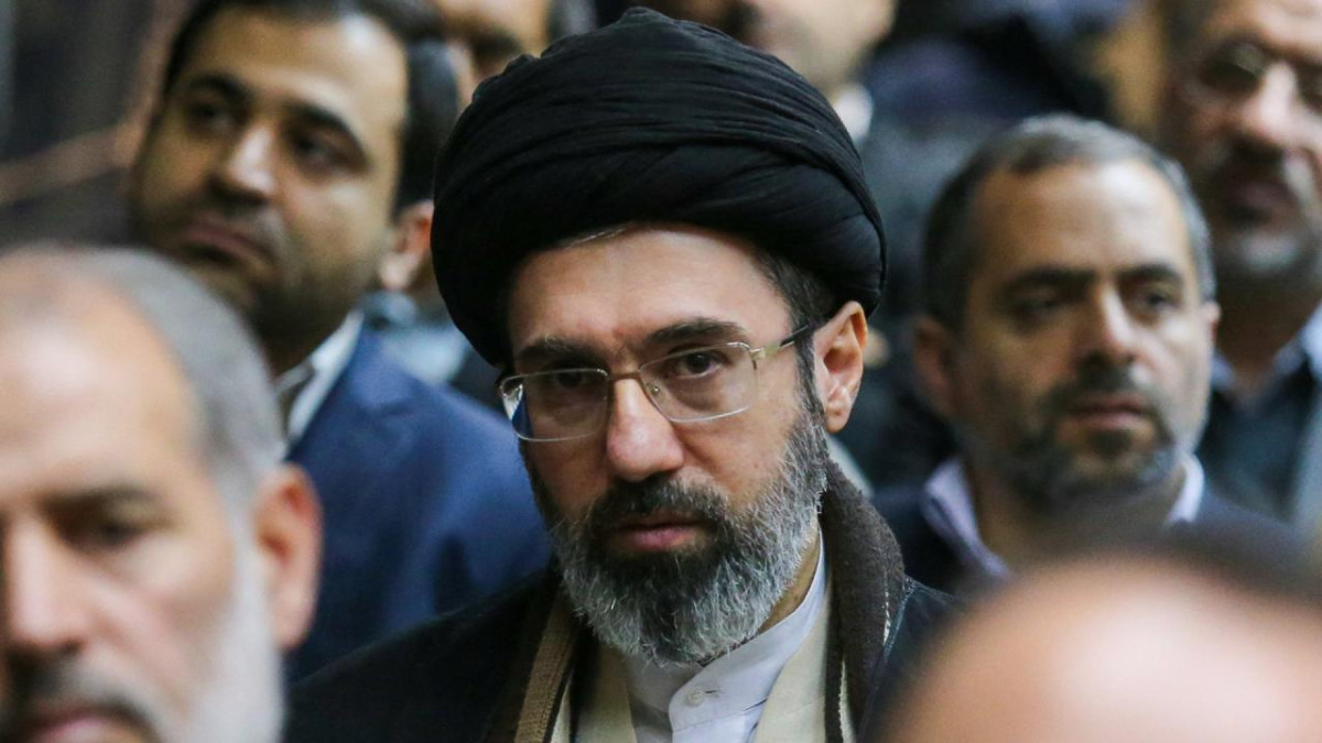 Hamaney'den düşman hibrit savaşa yöneldi açıklaması
