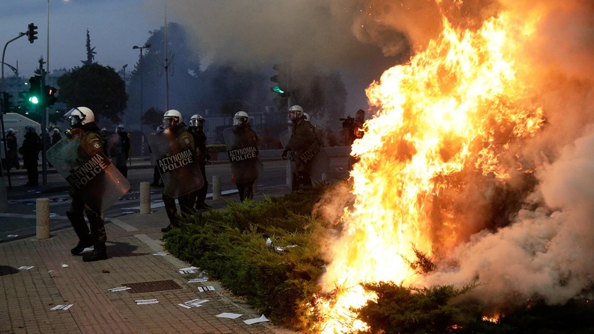 Uluslararası Af Örgütü: Yunanistan'da polis protestoculara karşı aşırı güç kullanıyor